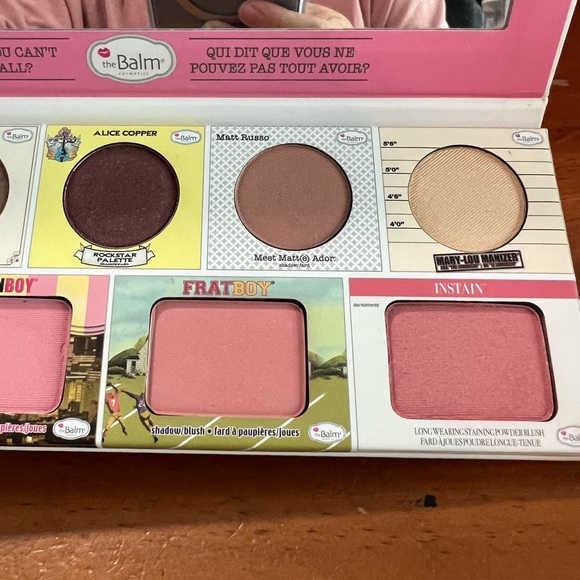 In theBalm of Your Hand VOLUME2 highlighter, bronzer, blush, shadow All IN 1 - Picture 7 of 8